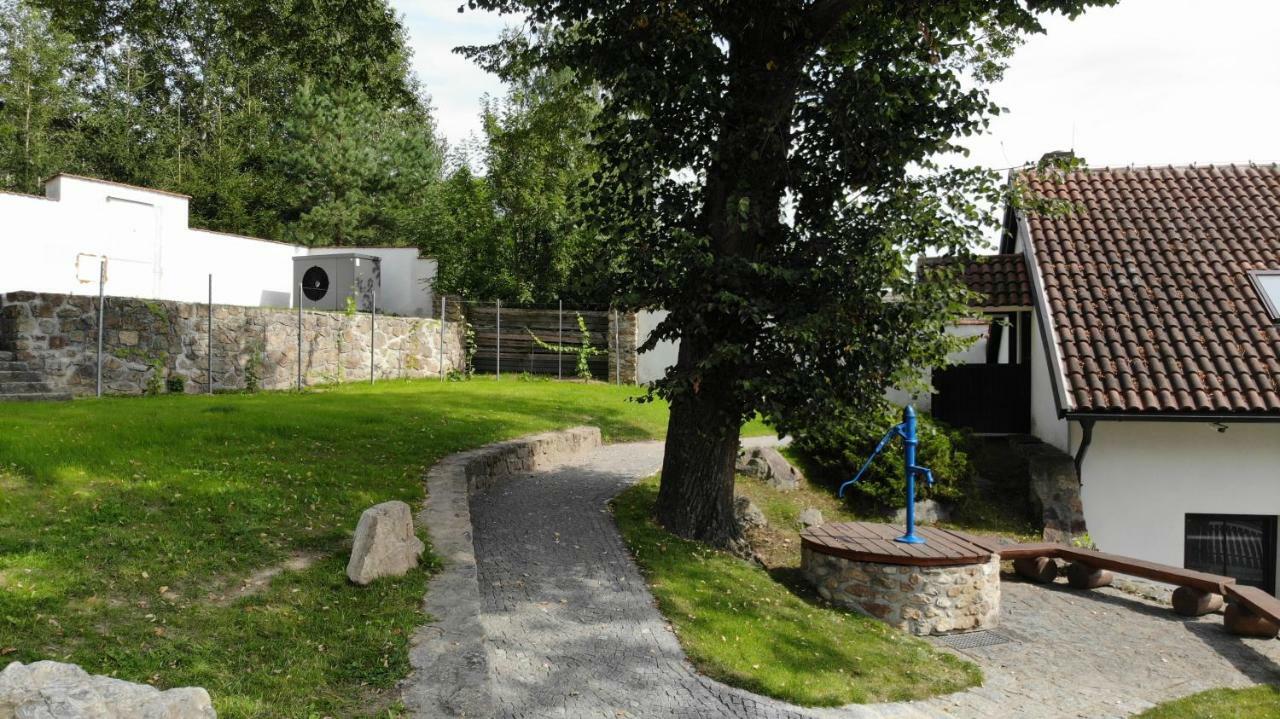 Hotel Statek Cesky Dvur à Postupice Extérieur photo
