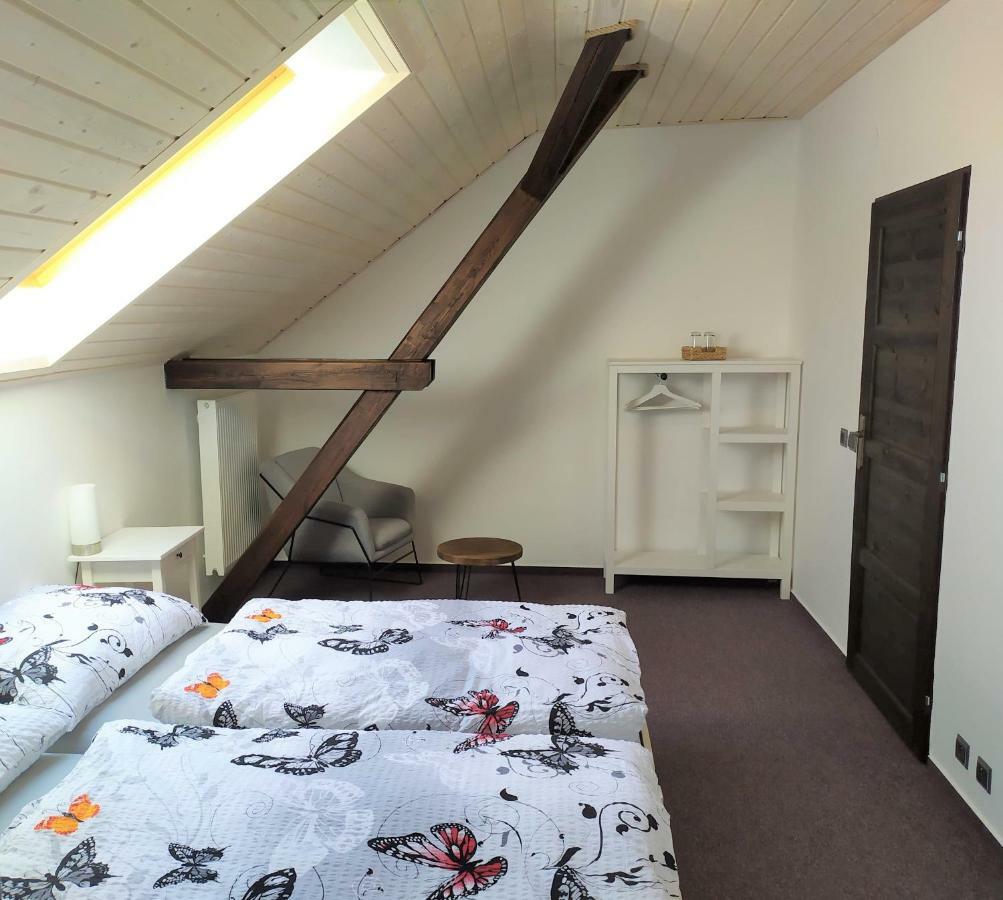 Hotel Statek Cesky Dvur à Postupice Extérieur photo