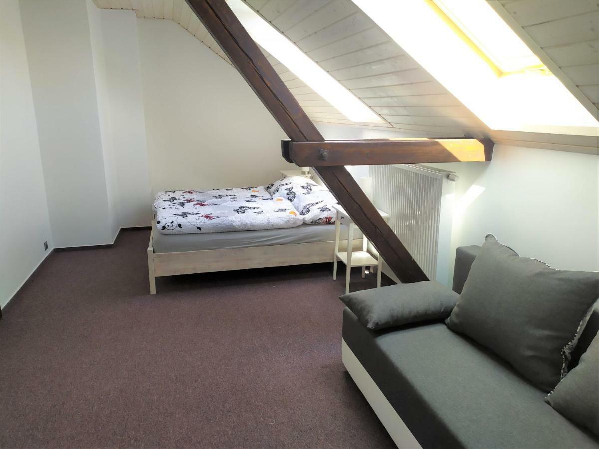 Hotel Statek Cesky Dvur à Postupice Extérieur photo