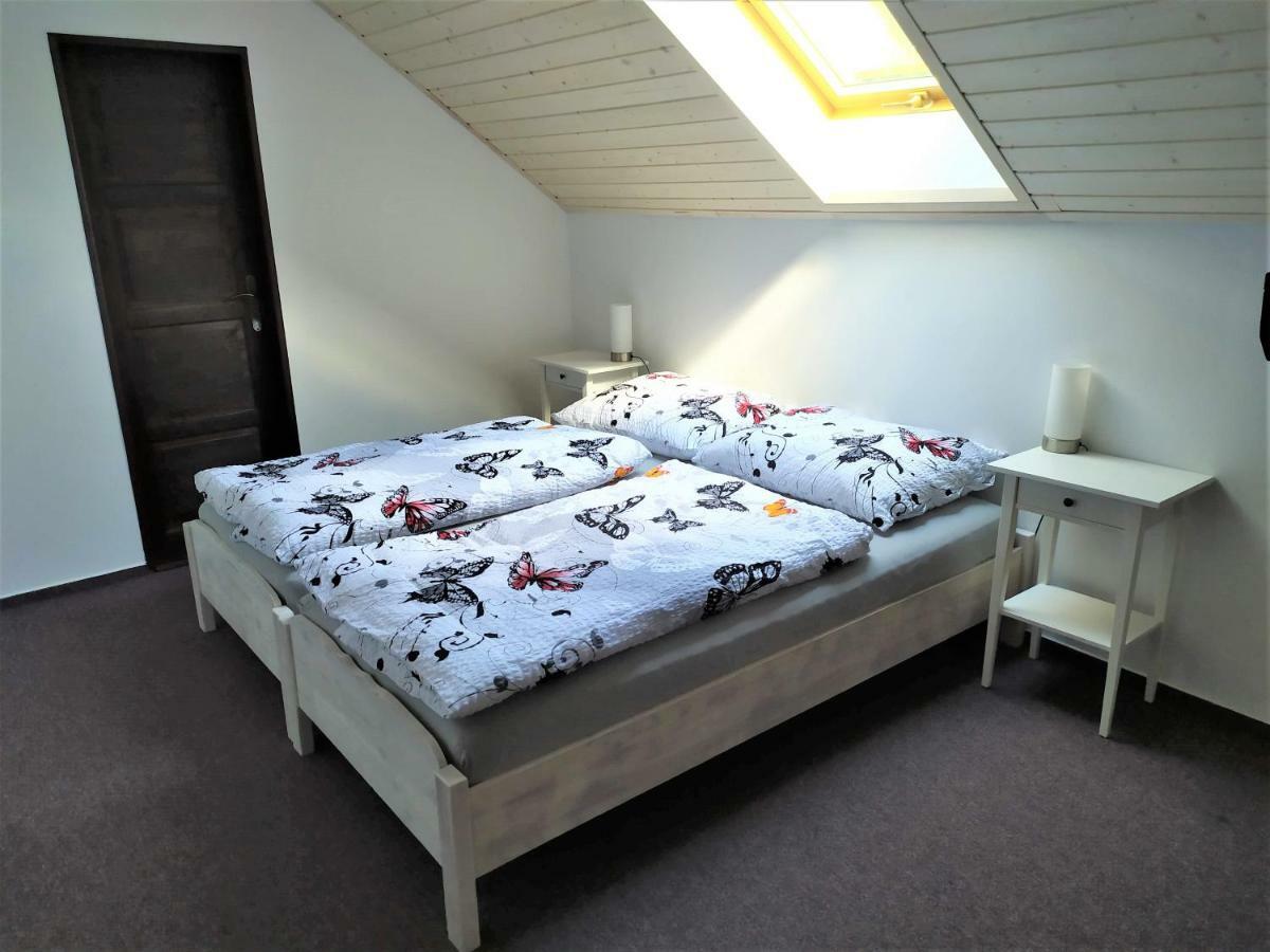 Hotel Statek Cesky Dvur à Postupice Extérieur photo