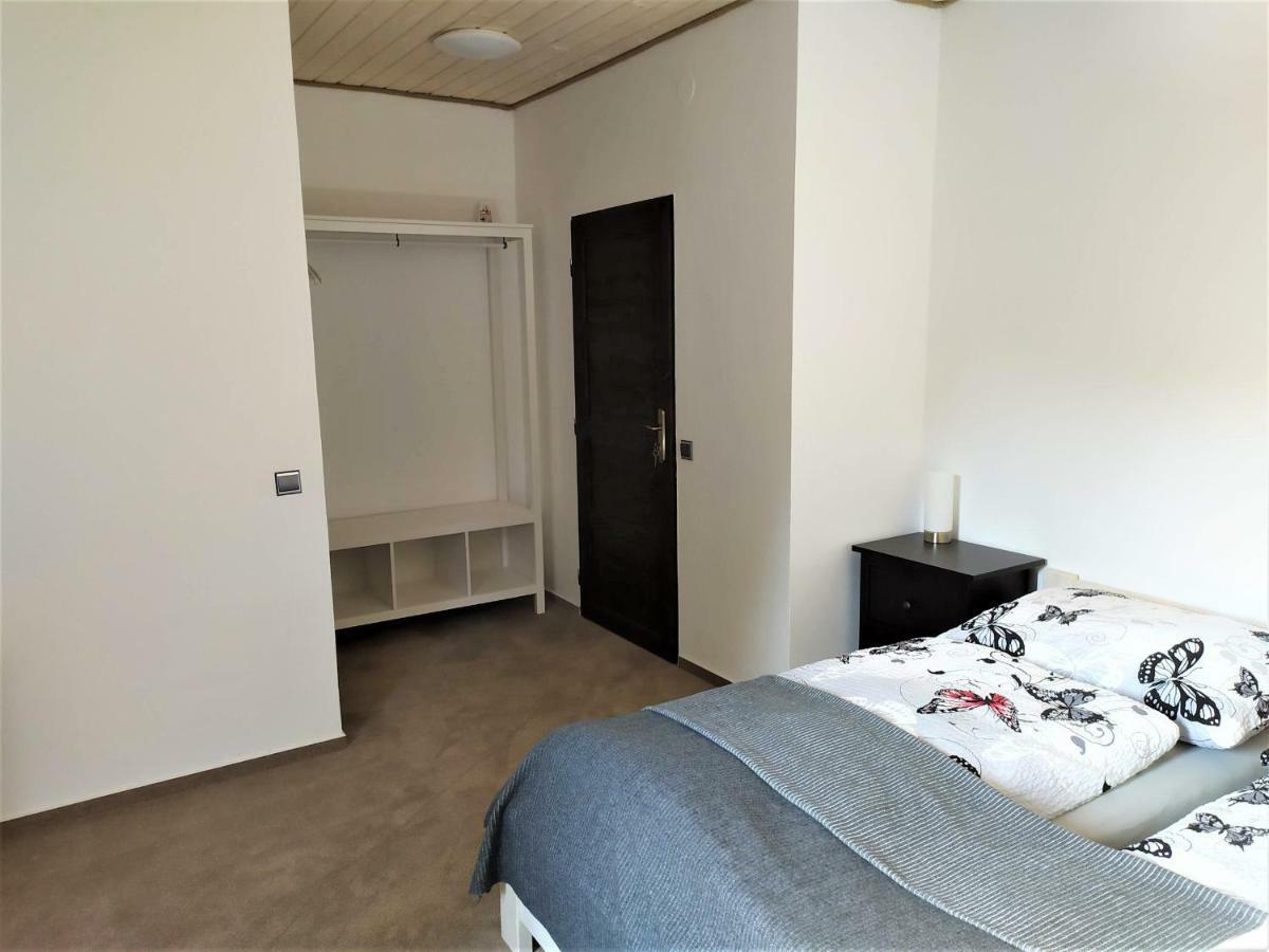 Hotel Statek Cesky Dvur à Postupice Extérieur photo